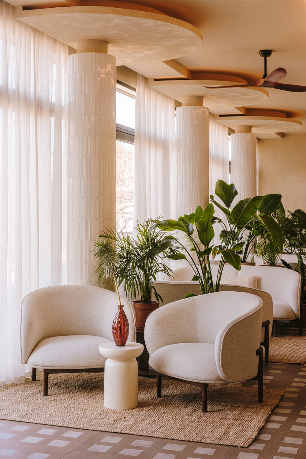 Mela lounge trimmed - image 21
