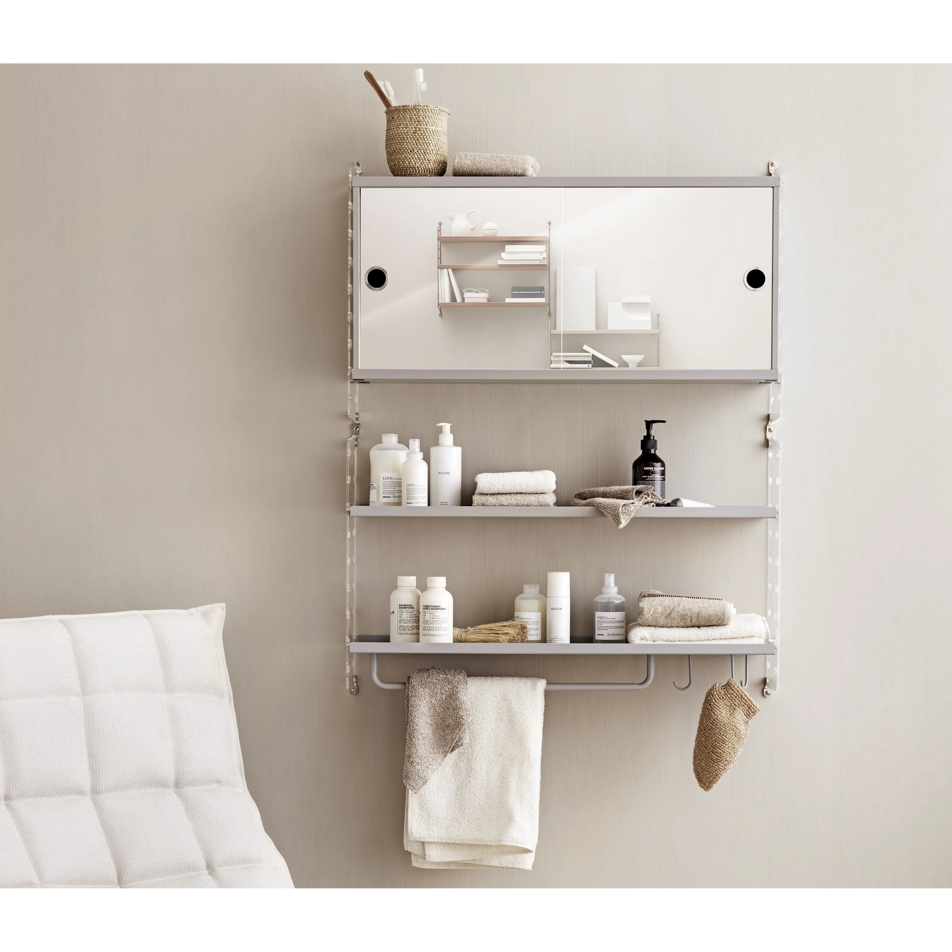 Bathroom J White/White - image 2