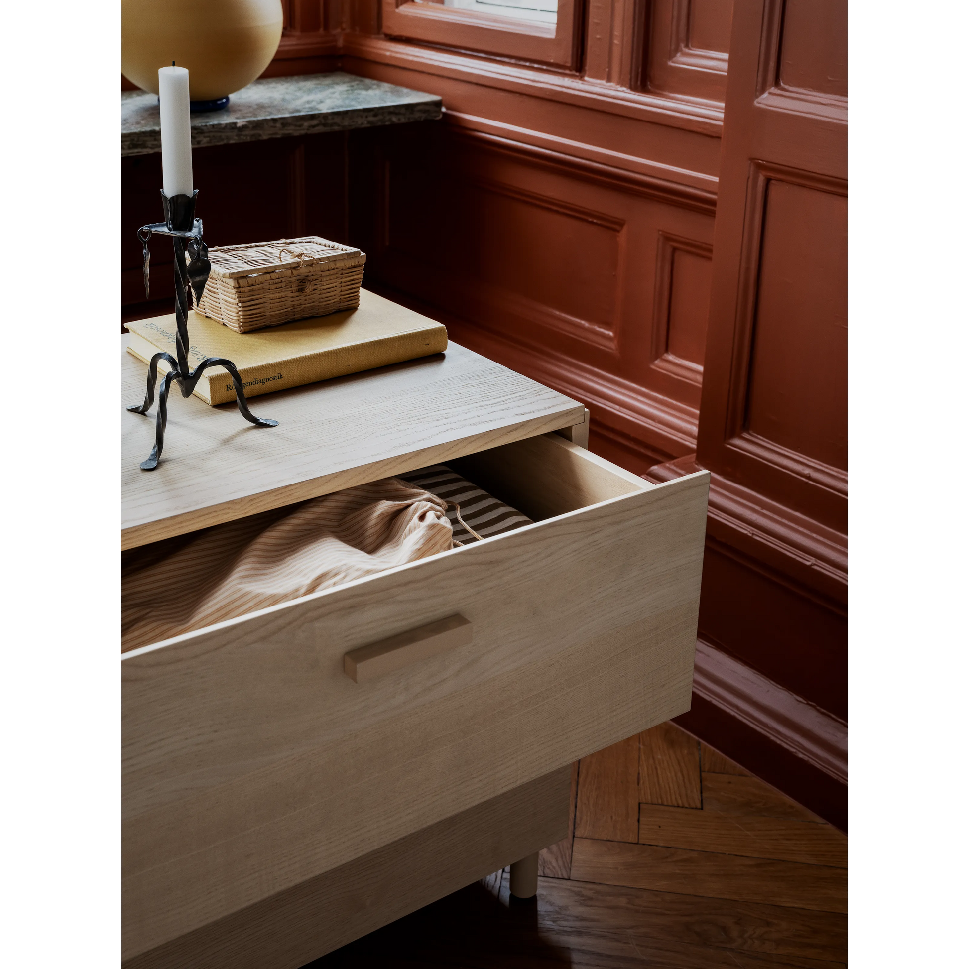 Relief Chest of drawers, low Ash/Ash - image 3