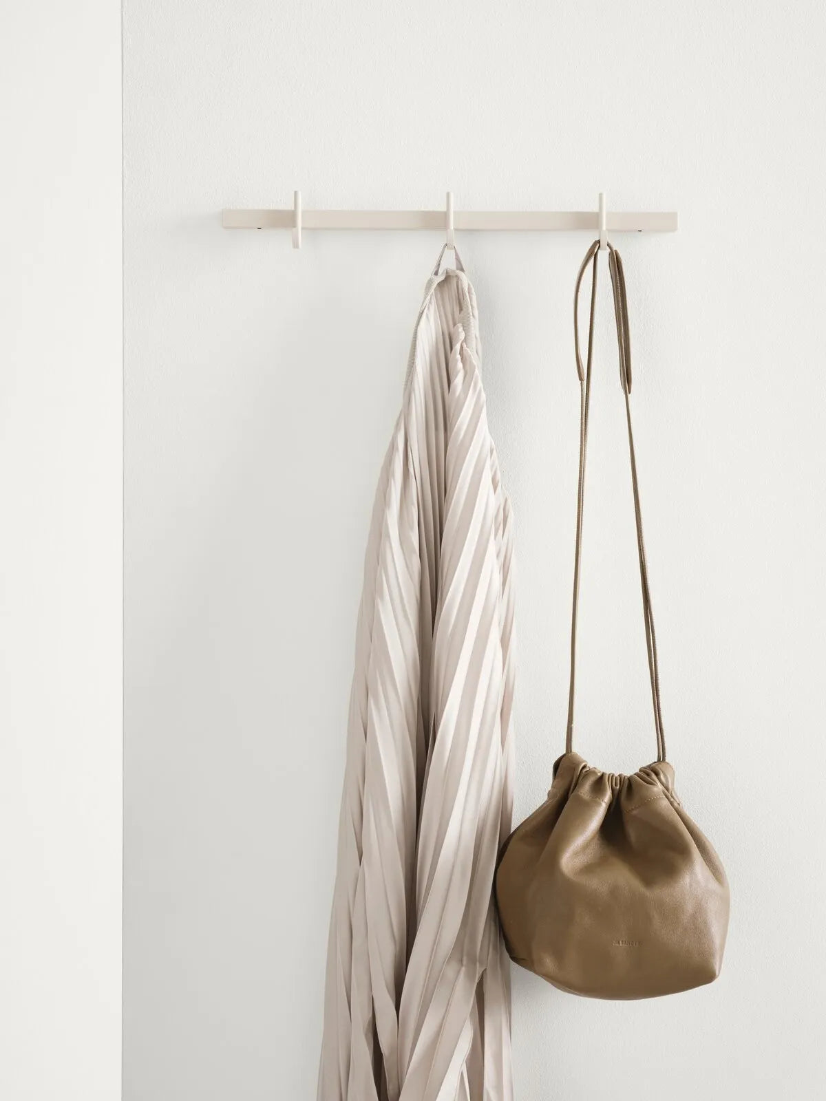 Relief Hook rail, Medium - W82, White - image 3