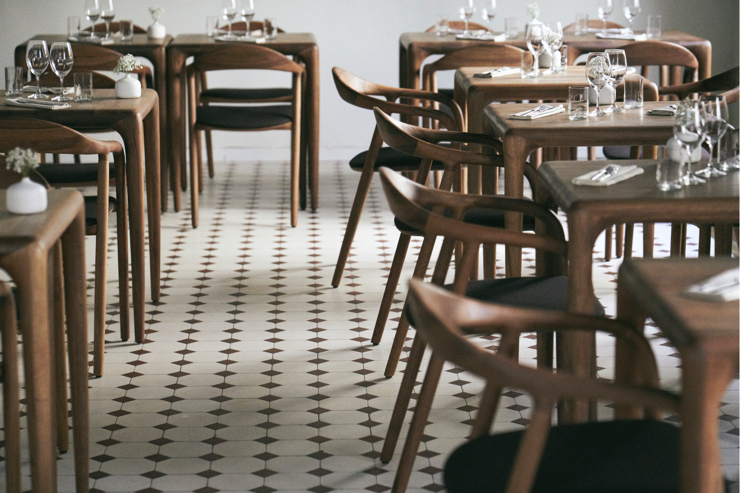 Neva chair - image 12