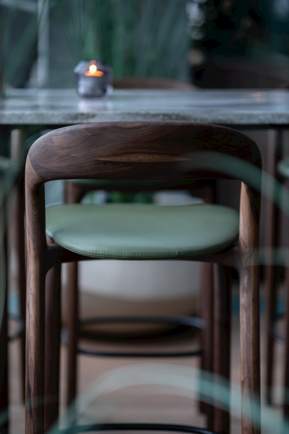 Neva light bar chair - image 12